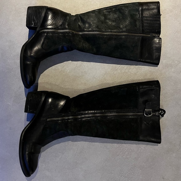 Beautiful knee high boots - Picture 2 of 4